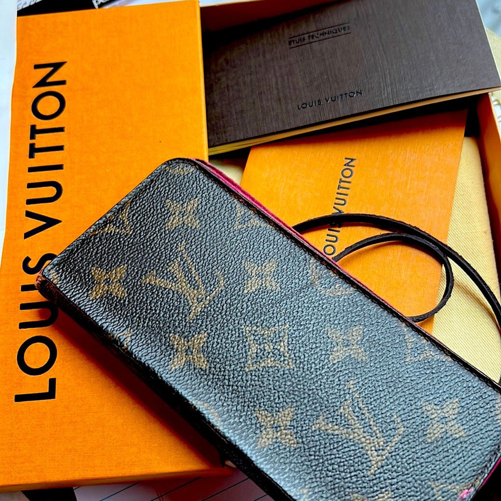 Louis Vuitton folio iPhone case